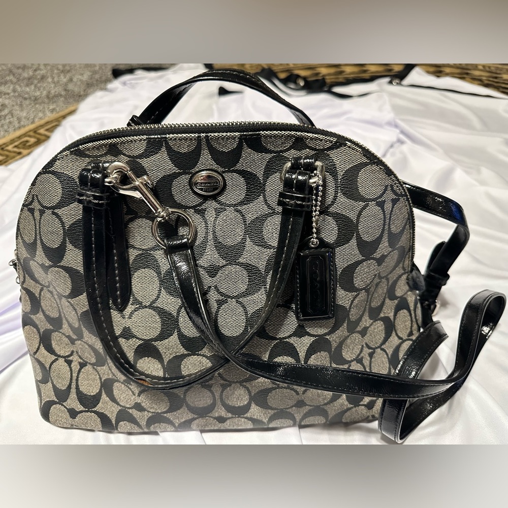 Authentic Coach satchel cross body.  EUC. Serial number in pics. Nice clean bag